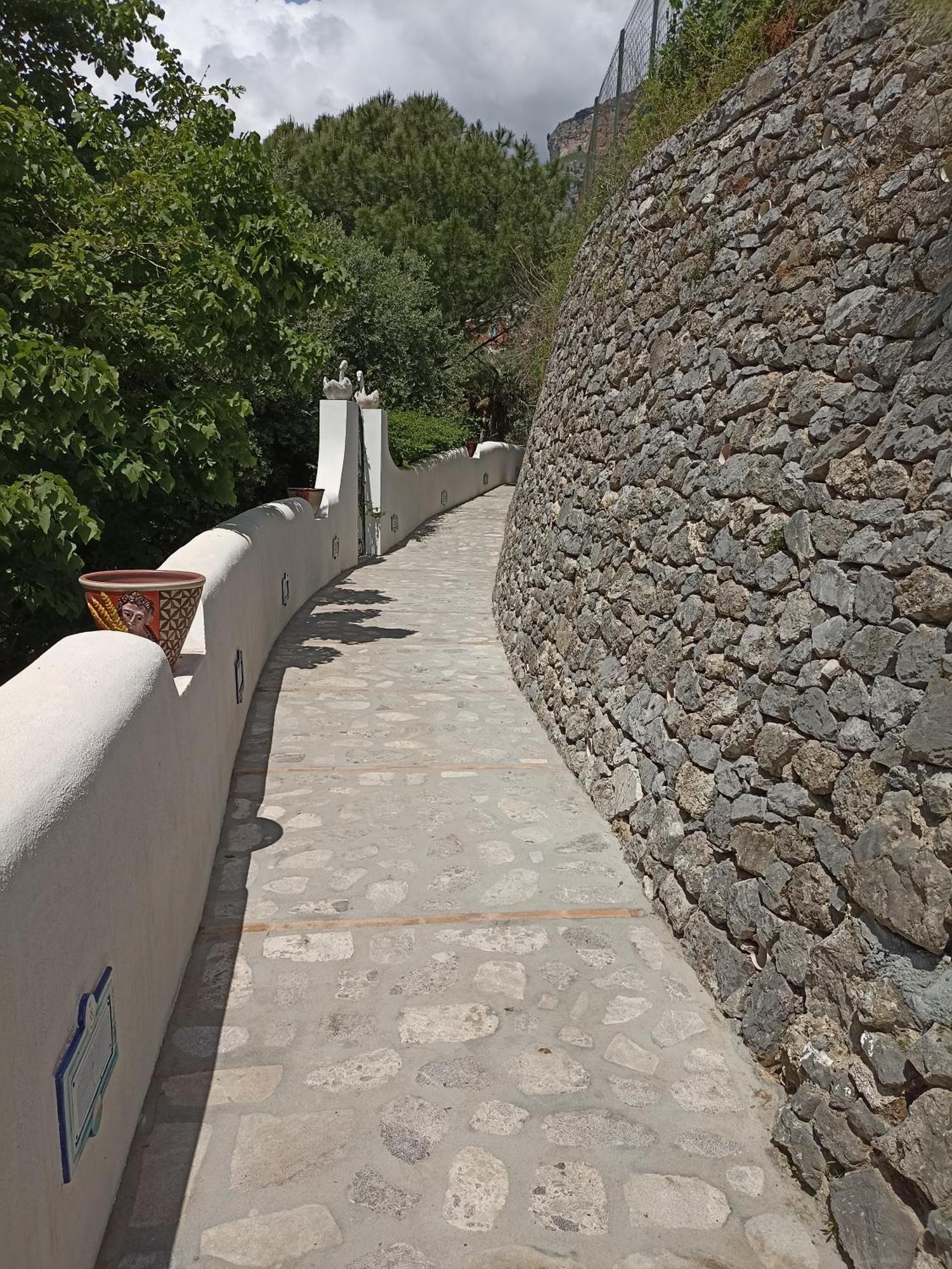 Casa Olga, Un Affaccio Sul Mare !! Apartment Praiano Exterior photo
